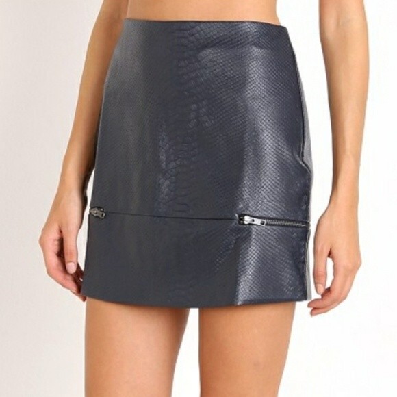 Lovers + Friends Good to Be Bad Navy Snakeskin Mini Skirt Medium Zipper Pockets - Picture 1 of 10